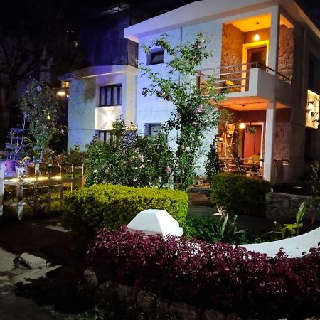 Hotel Seven Roads Кодайканал Екстериор снимка