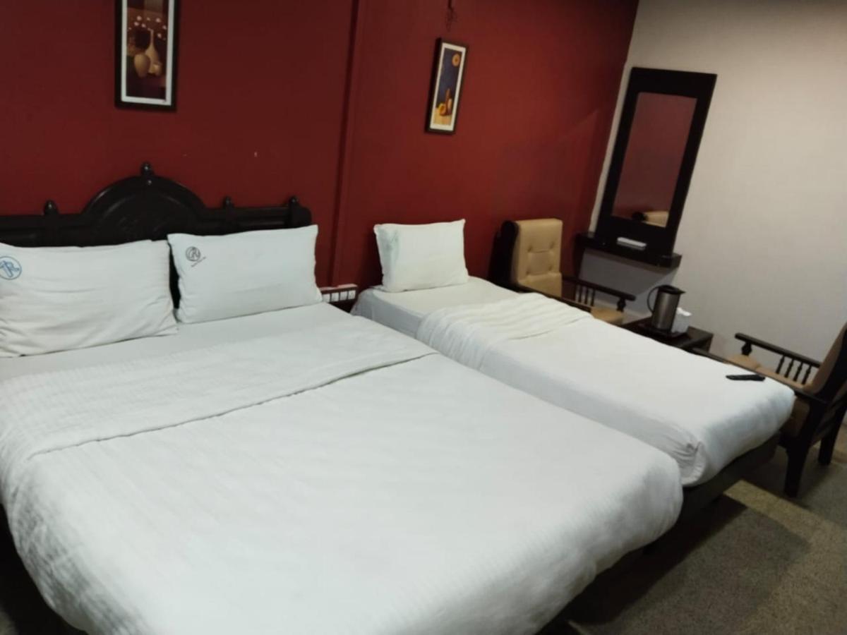 Hotel Seven Roads Кодайканал Екстериор снимка